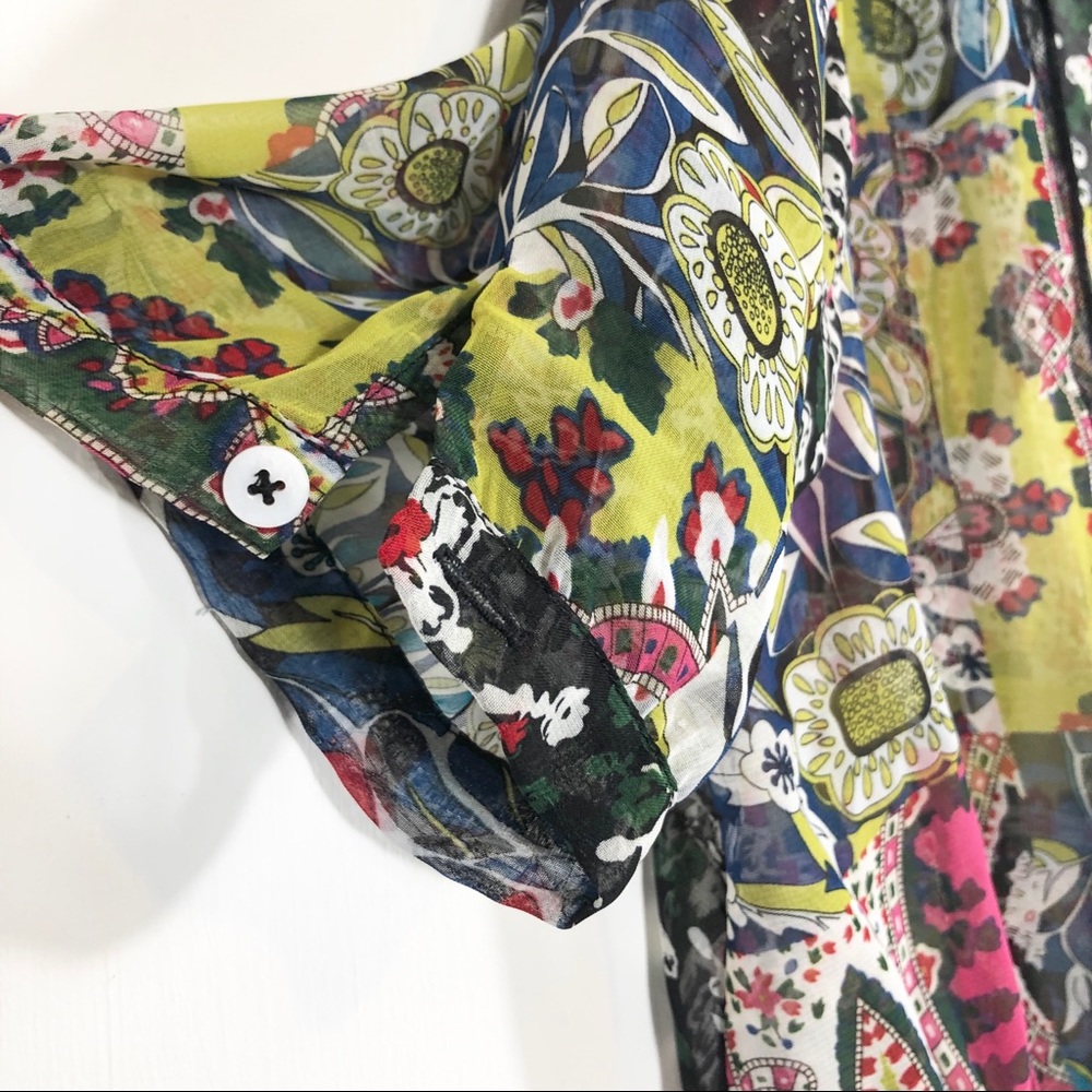 CAbi sheer paisley ruffle tie front kimono top. M - Picture 5 of 8